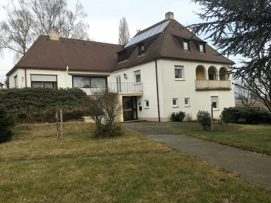 Gaestehaus An Der Rheinbruecke Altlussheim Exteriör bild