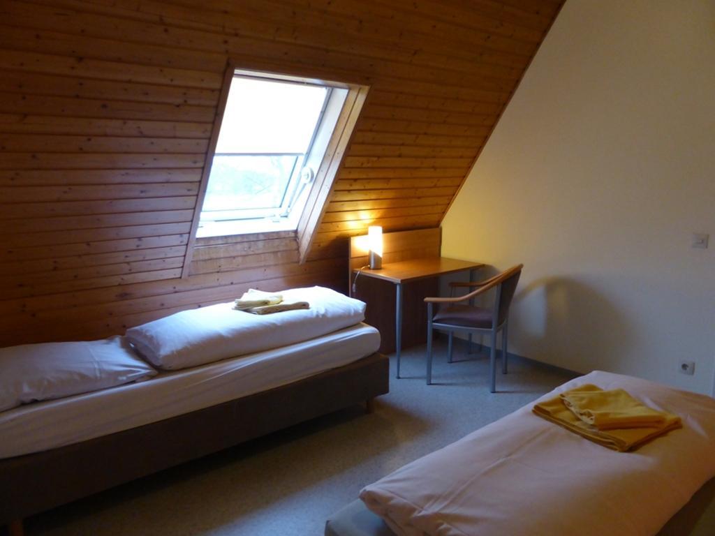 Gaestehaus An Der Rheinbruecke Altlussheim Exteriör bild